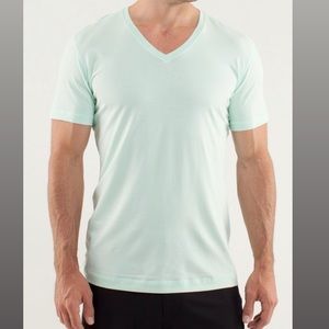 lululemon | MENS 5 Year Basic V | size small | mint